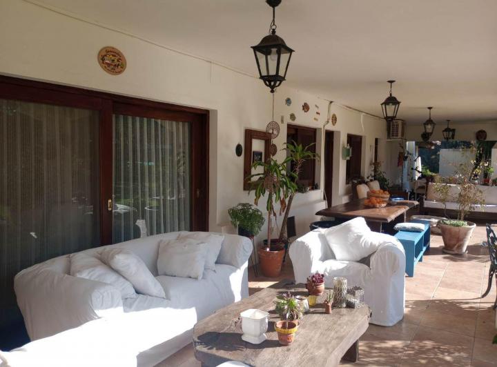 Casa · 614m² · 7 Ambientes · 4 Cocheras
