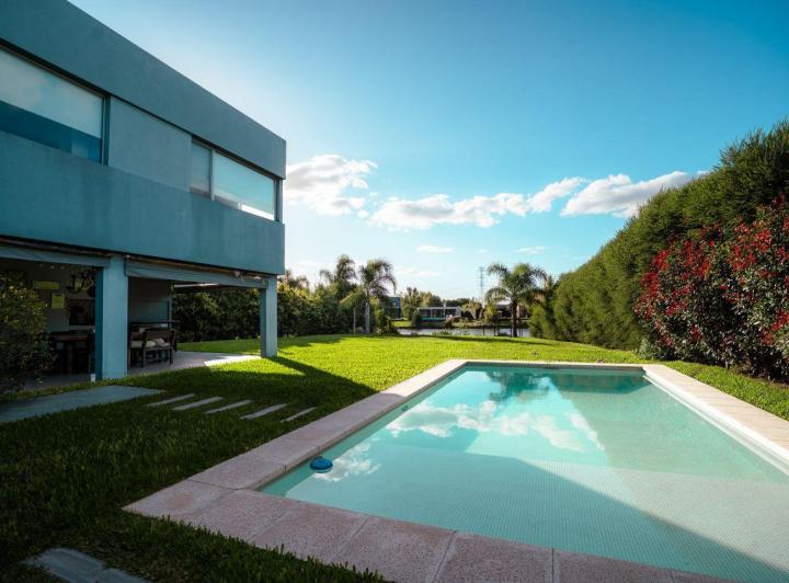 Casa · 253m² · 5 Ambientes · 3 Cocheras