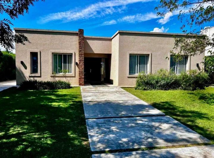 Casa · 157m² · 5 Ambientes · 1 Cochera