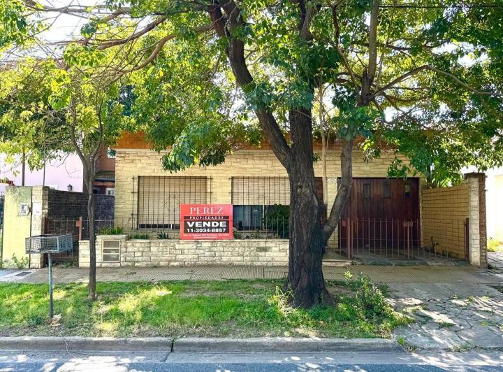 Casa · 160m² · 5 Ambientes · 1 Cochera