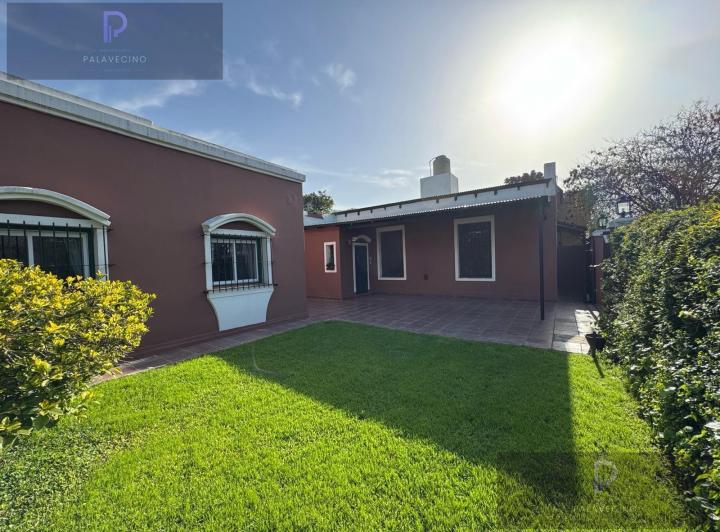 Casa · 305m² · 6 Ambientes · 2 Cocheras