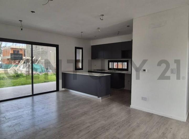 Casa · 161m² · 5 Ambientes · 2 Cocheras