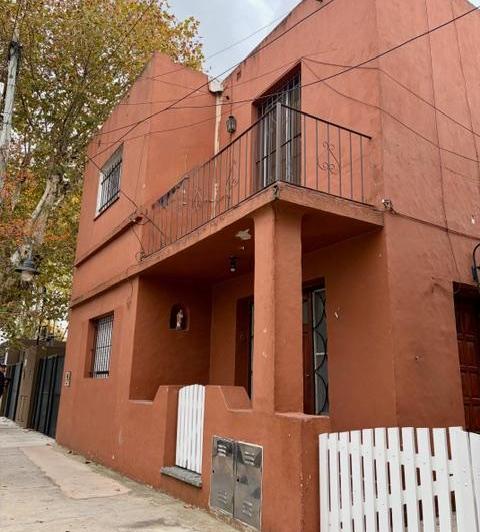 Casa · 120m² · 7 Ambientes · 1 Cochera