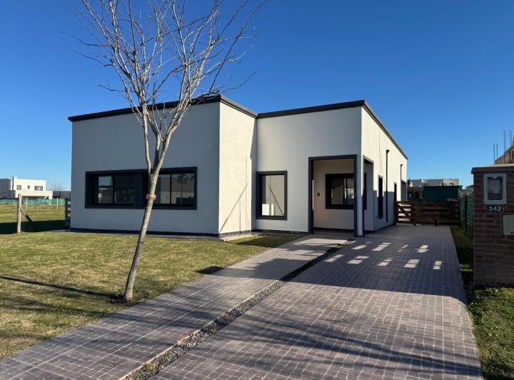 Casa · 156m² · 5 Ambientes · 2 Cocheras