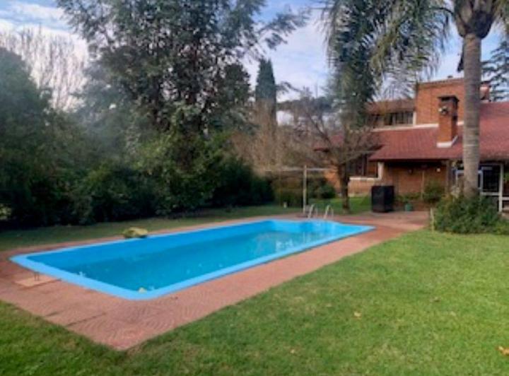 Casa · 321m² · 6 Ambientes · 2 Cocheras