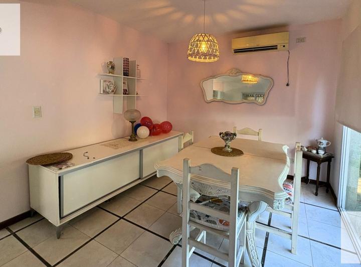 Casa · 150m² · 5 Ambientes · 4 Cocheras