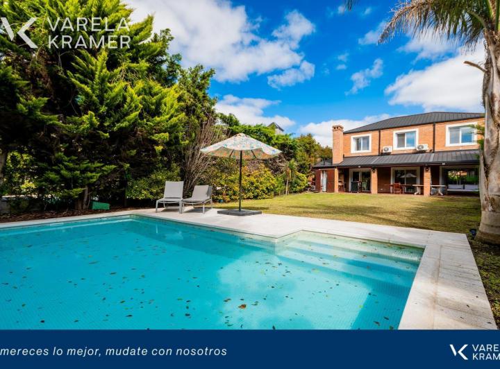 Casa · 198m² · 5 Ambientes · 3 Cocheras
