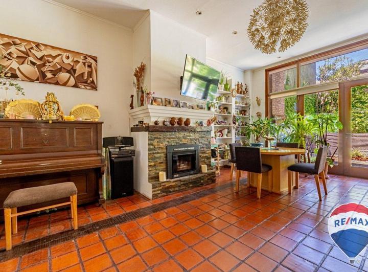 Casa · 168m² · 6 Ambientes · 1 Cochera