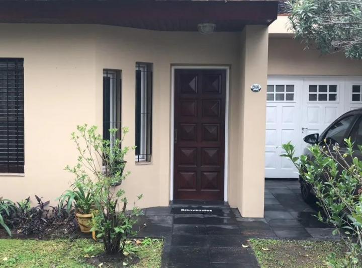 Casa · 254m² · 7 Ambientes · 1 Cochera