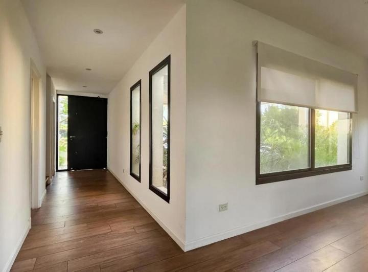 Casa · 222m² · 7 Ambientes · 2 Cocheras