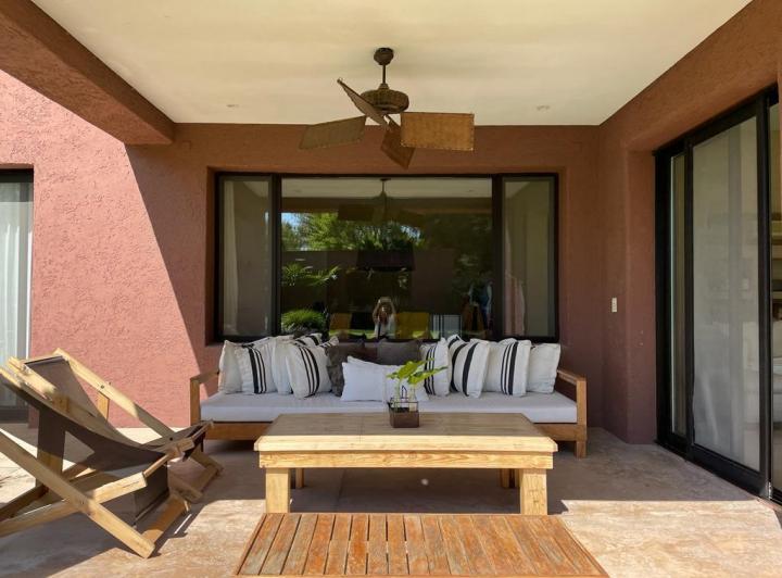 Casa · 344m² · 8 Ambientes · 2 Cocheras