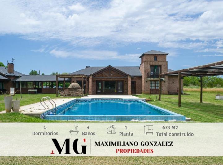 Casa · 515m² · 8 Ambientes · 2 Cocheras