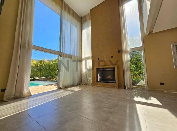 Casa · 268m² · 7 Ambientes