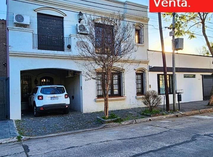 Casa · 220m² · 5 Ambientes · 1 Cochera