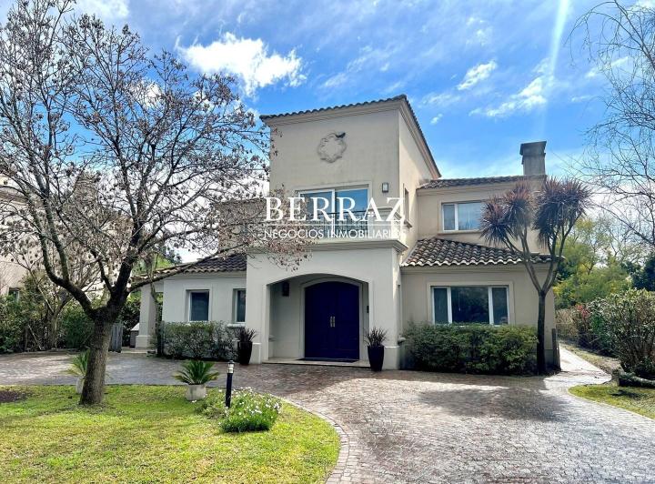 Casa · 340m² · 5 Ambientes