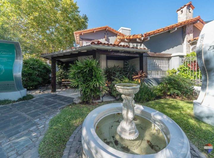 Casa · 178m² · 5 Ambientes · 3 Cocheras
