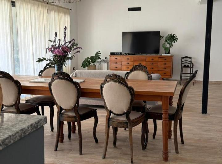 Casa · 360m² · 4 Ambientes