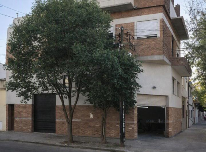 Casa · 126m² · 6 Ambientes · 3 Cocheras