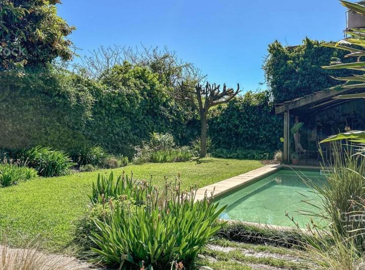 Casa · 450m² · 5 Ambientes