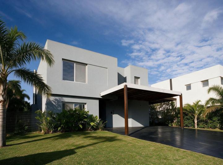 Casa · 315m² · 6 Ambientes · 5 Cocheras