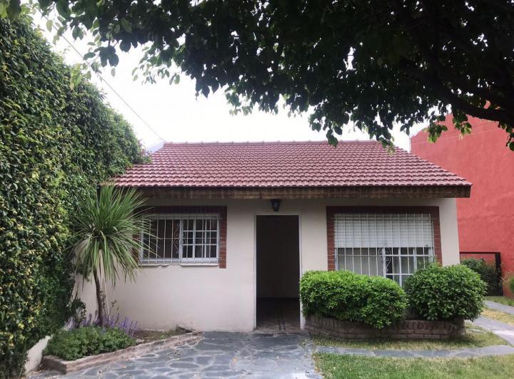 Casa · 120m² · 6 Ambientes · 2 Cocheras