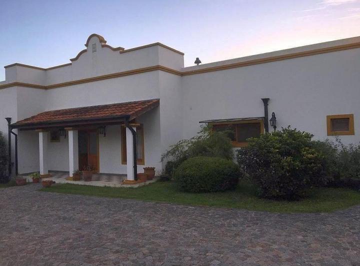 Casa · 380m² · 6 Ambientes
