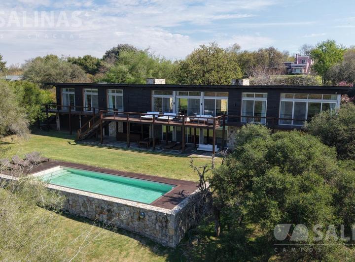 Casa · 600m² · 10 Ambientes · 4 Cocheras