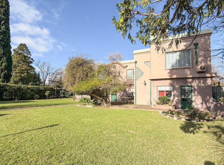 Casa · 200m² · 6 Ambientes · 1 Cochera