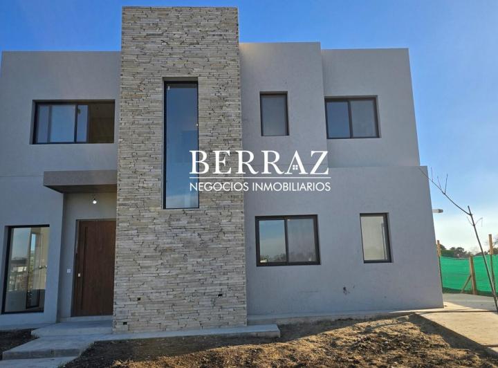 Casa · 170m² · 5 Ambientes · 1 Cochera