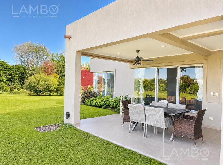 Casa · 285m² · 6 Ambientes · 6 Cocheras