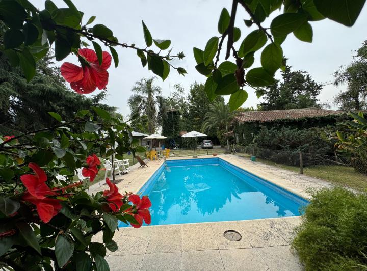 Casa · 275m² · 5 Ambientes · 2 Cocheras