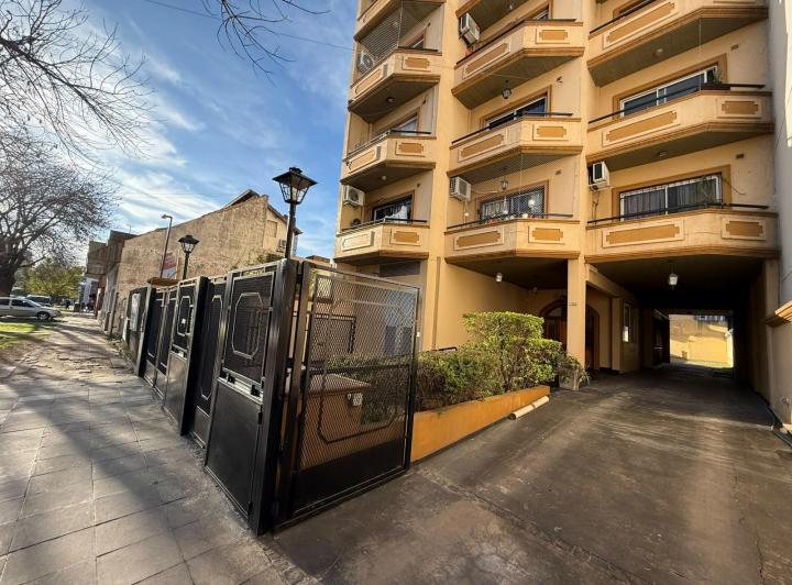 Departamento · 220m² · 4 Ambientes · 1 Cochera