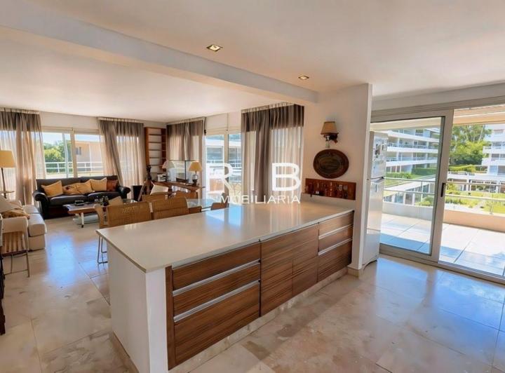 Departamento · 139m² · 4 Ambientes · 2 Cocheras