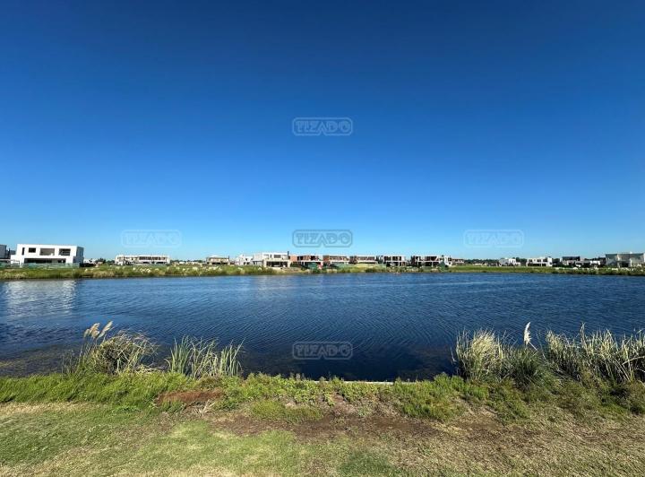 Terreno · 851m²