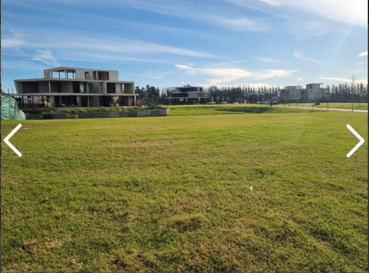Terreno · 1077m²