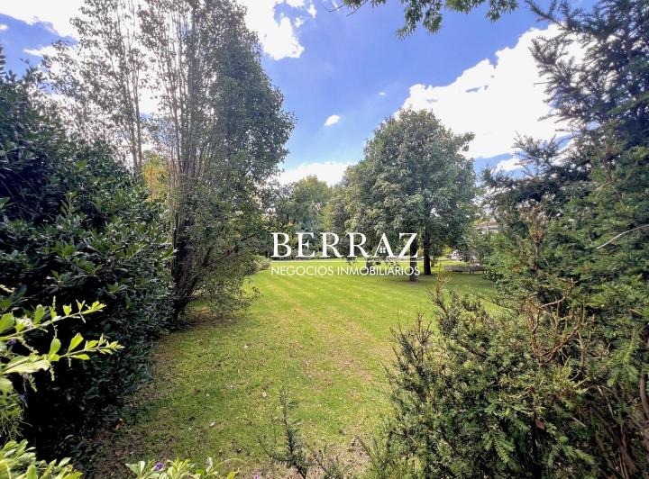 Terreno · 912m²