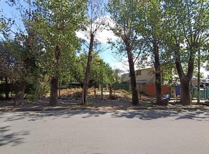 Terreno · 711m²