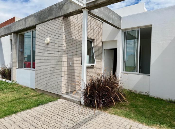Casa · 140m² · 4 Ambientes · 1 Cochera