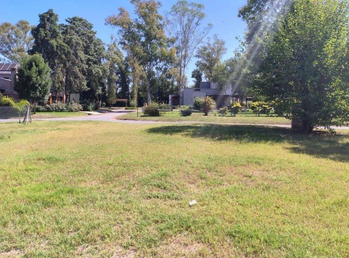 Terreno · 640m²