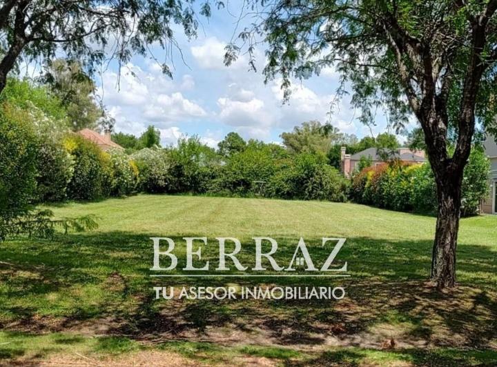 Terreno · 914m²