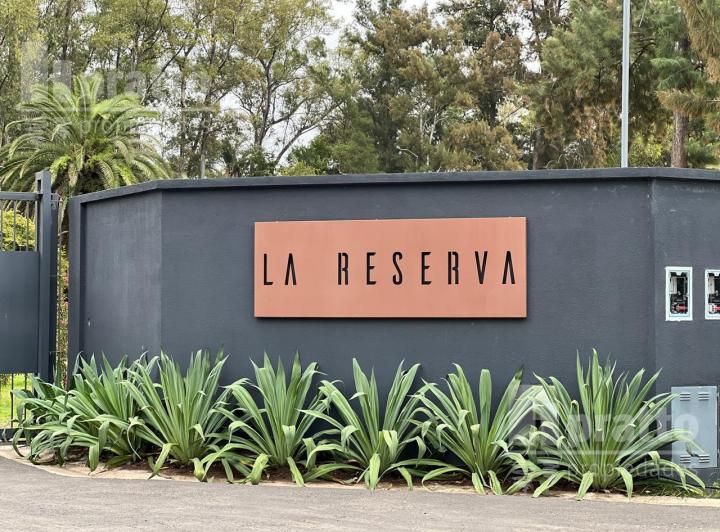 Terreno · 385m²