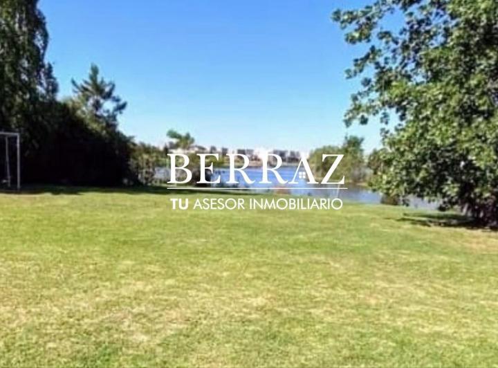 Terreno · 943m²