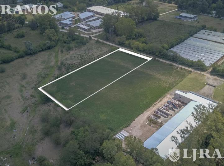 Terreno · 8995m²