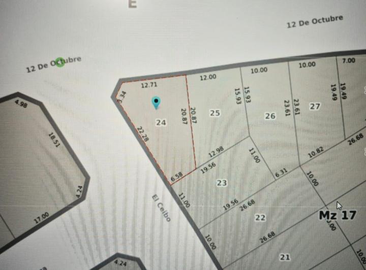 Terreno · 243m²