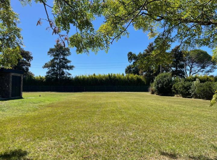 Terreno · 806m²