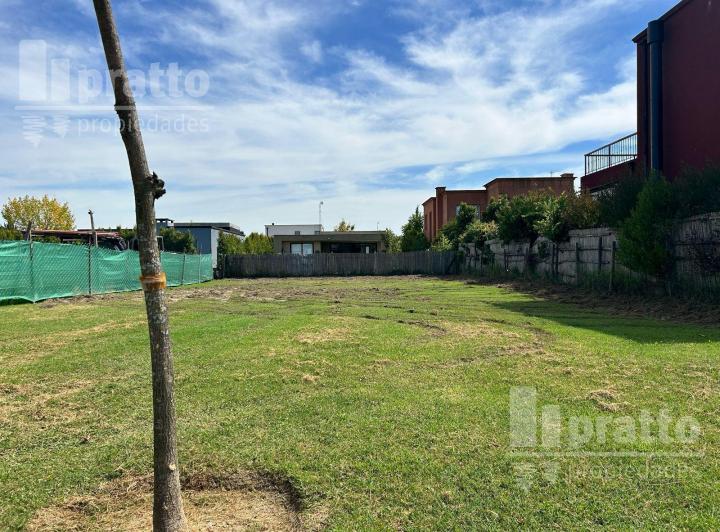 Terreno · 400m²