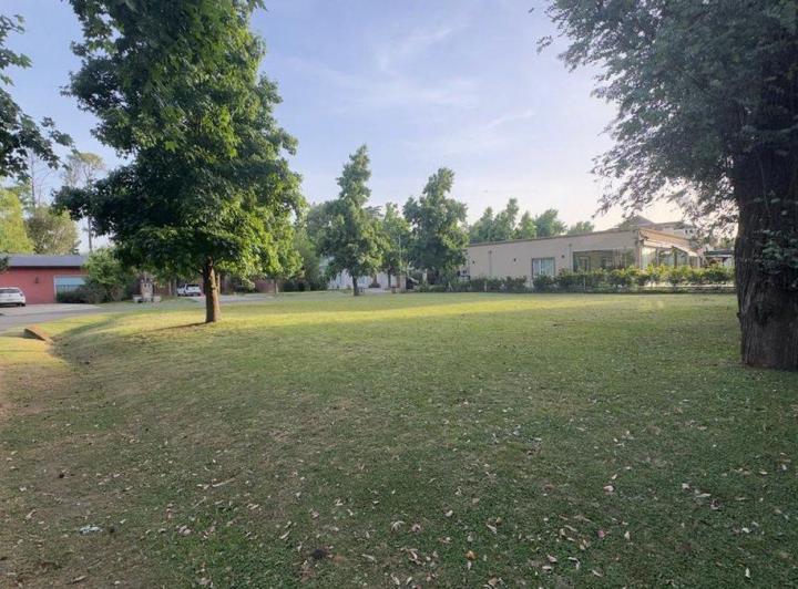 Terreno · 867m²