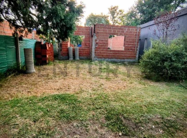 Terreno · 84m²