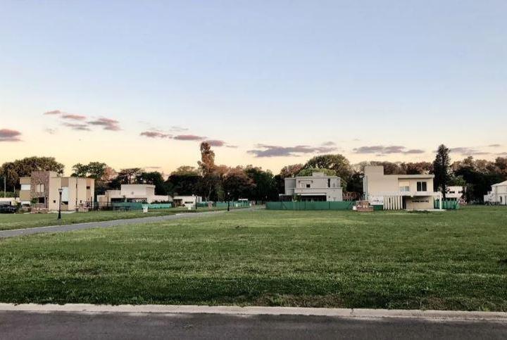 Terreno · 388m²