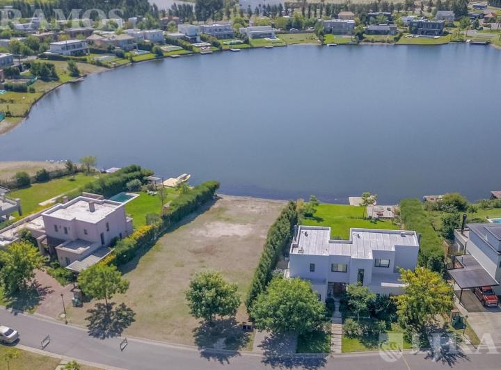 Terreno · 947m²